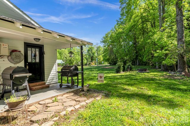 2355 Soco Road, Maggie Valley, NC 28751