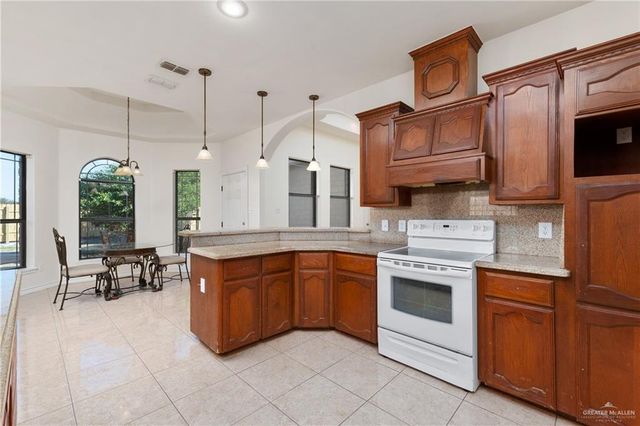 1502 N Popotillo Avenue, Edinburg, TX 78541