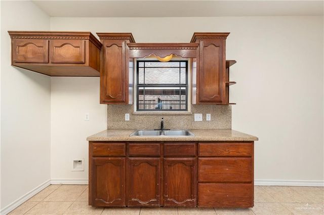 1502 N Popotillo Avenue, Edinburg, TX 78541