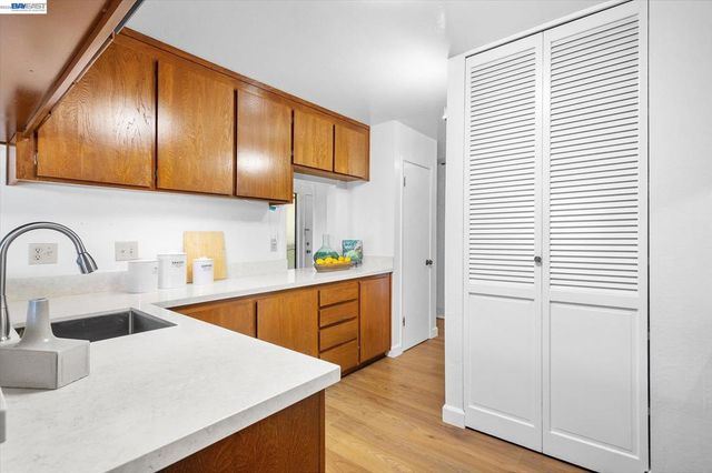 19100 Crest Ave 66, Castro Valley, CA 94546