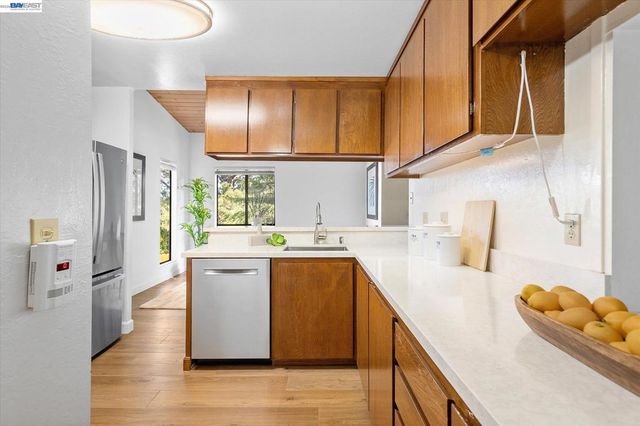 19100 Crest Ave 66, Castro Valley, CA 94546
