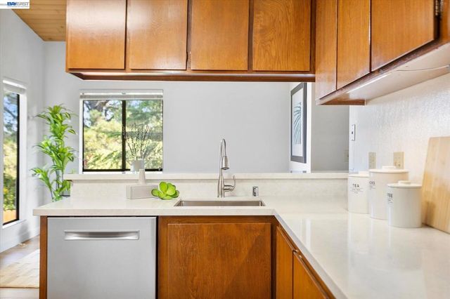 19100 Crest Ave 66, Castro Valley, CA 94546