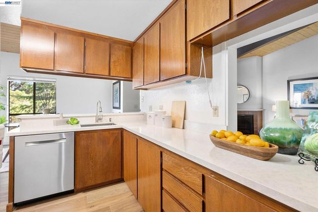 19100 Crest Ave 66, Castro Valley, CA 94546
