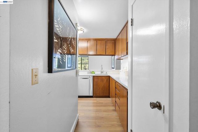 19100 Crest Ave 66, Castro Valley, CA 94546