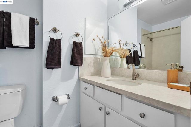 19100 Crest Ave 66, Castro Valley, CA 94546