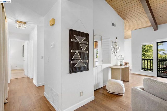 19100 Crest Ave 66, Castro Valley, CA 94546