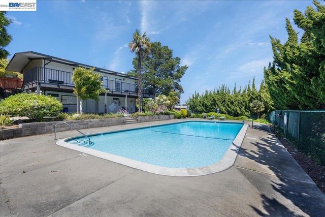19100 Crest Ave 66, Castro Valley, CA 94546