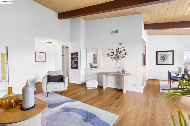 19100 Crest Ave 66, Castro Valley, CA 94546