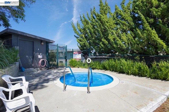 19100 Crest Ave 66, Castro Valley, CA 94546