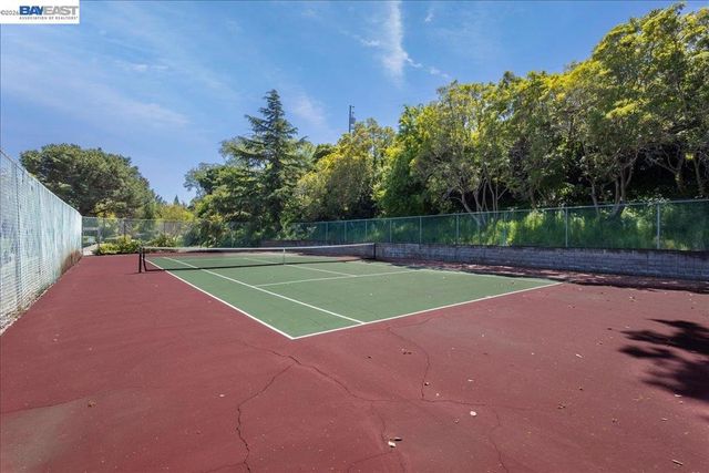 19100 Crest Ave 66, Castro Valley, CA 94546