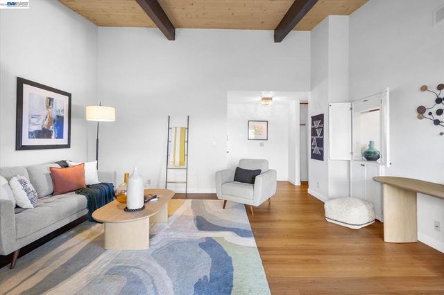 19100 Crest Ave 66, Castro Valley, CA 94546