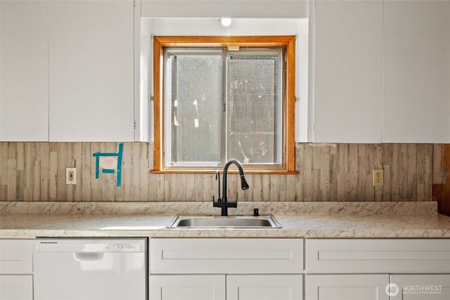 6222 S Warner Street, Tacoma, WA 98409