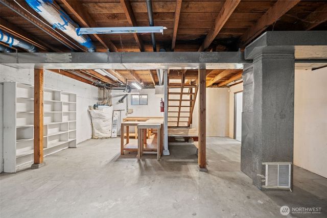 6222 S Warner Street, Tacoma, WA 98409