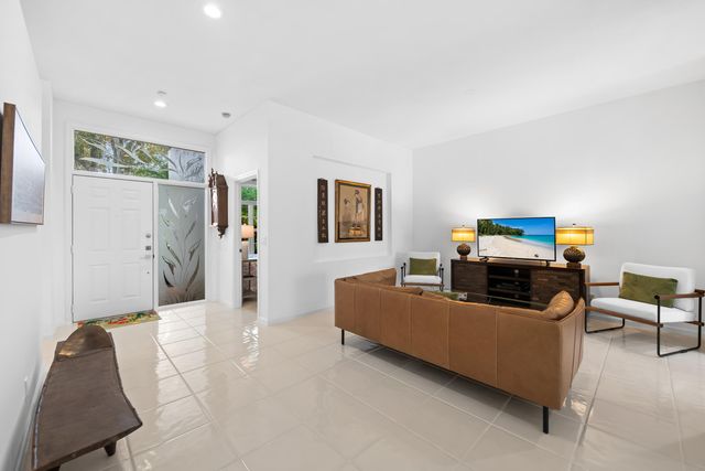 7825 Aberdeen Lakes Drive, Boynton Beach, FL 33472