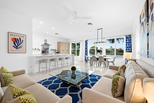 7825 Aberdeen Lakes Drive, Boynton Beach, FL 33472