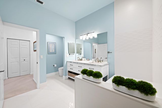 7825 Aberdeen Lakes Drive, Boynton Beach, FL 33472