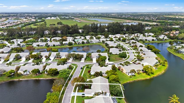 7825 Aberdeen Lakes Drive, Boynton Beach, FL 33472