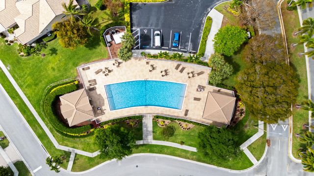 7825 Aberdeen Lakes Drive, Boynton Beach, FL 33472