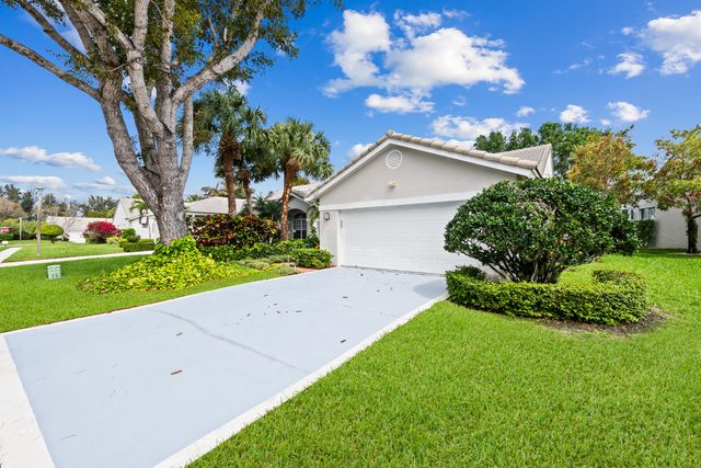 7825 Aberdeen Lakes Drive, Boynton Beach, FL 33472