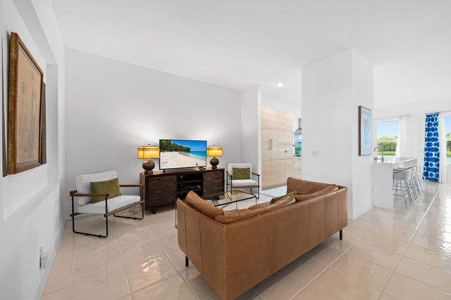 7825 Aberdeen Lakes Drive, Boynton Beach, FL 33472