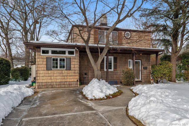 39 Hillturn Lane, Roslyn Heights, NY 11577