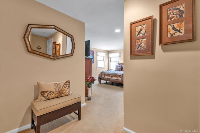 39 Hillturn Lane, Roslyn Heights, NY 11577