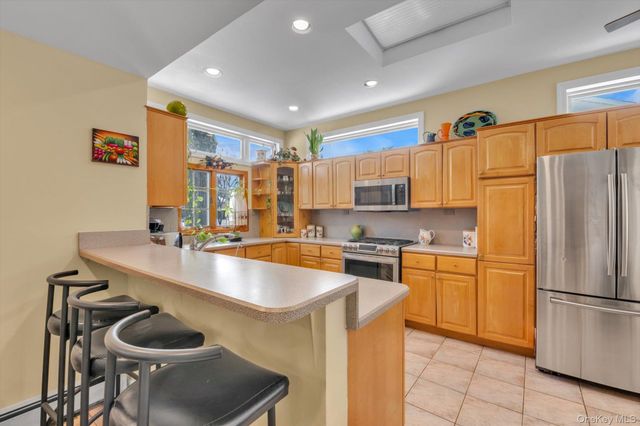 39 Hillturn Lane, Roslyn Heights, NY 11577