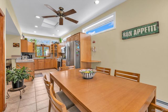 39 Hillturn Lane, Roslyn Heights, NY 11577