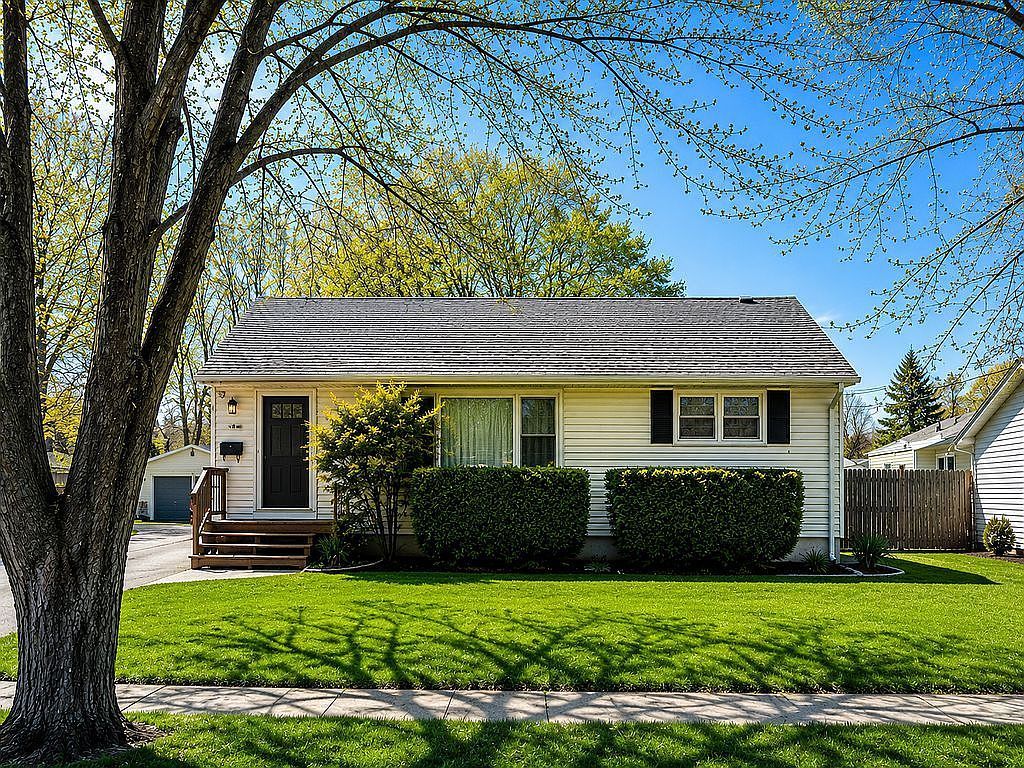 2110 Delaware Road, Waukegan, IL 60087