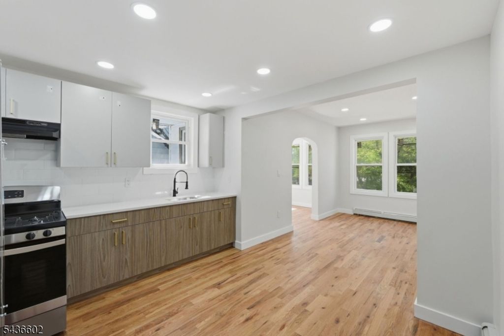 203 Hansbury Ave, Newark City, NJ 07112 — photo 3