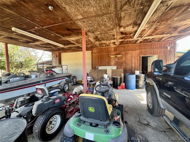 9248 S 40th Street W, Oktaha, OK 74450