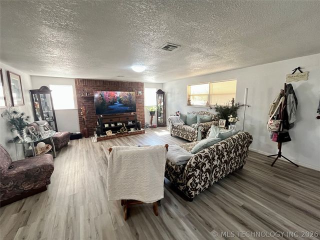 9248 S 40th Street W, Oktaha, OK 74450