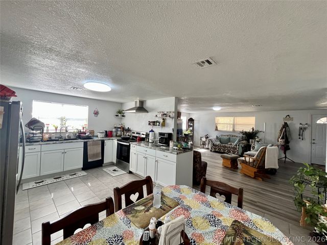 9248 S 40th Street W, Oktaha, OK 74450