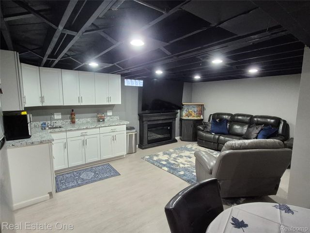 8312 Ziegler Street, Taylor, MI 48180