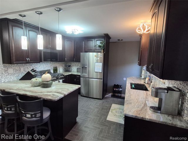 8312 Ziegler Street, Taylor, MI 48180
