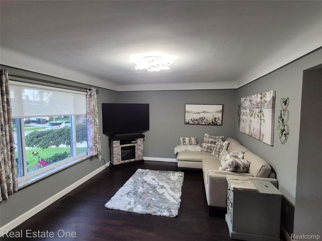 8312 Ziegler Street, Taylor, MI 48180