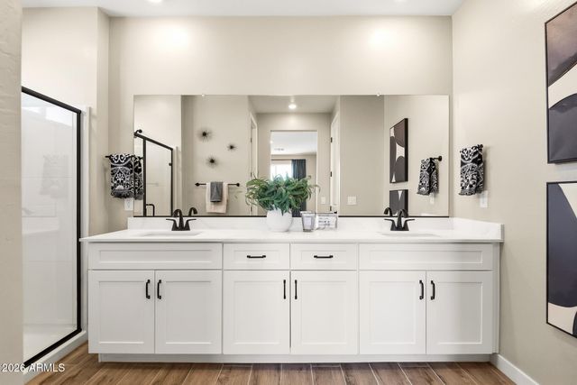 2916 E VILLA Avenue, San Tan Valley, AZ 85143