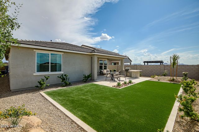 2916 E VILLA Avenue, San Tan Valley, AZ 85143