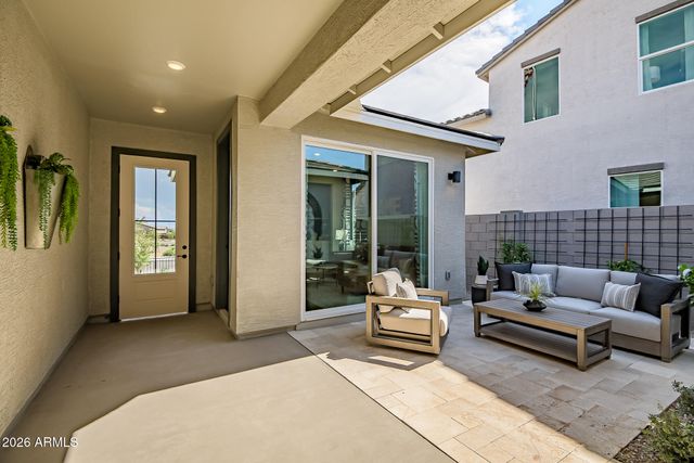 2916 E VILLA Avenue, San Tan Valley, AZ 85143