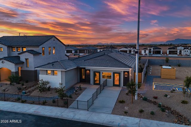2916 E VILLA Avenue, San Tan Valley, AZ 85143