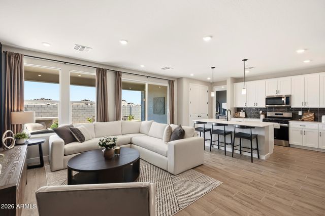 2916 E VILLA Avenue, San Tan Valley, AZ 85143