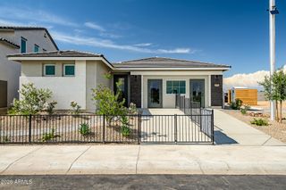 2916 E VILLA Avenue, San Tan Valley, AZ 85143