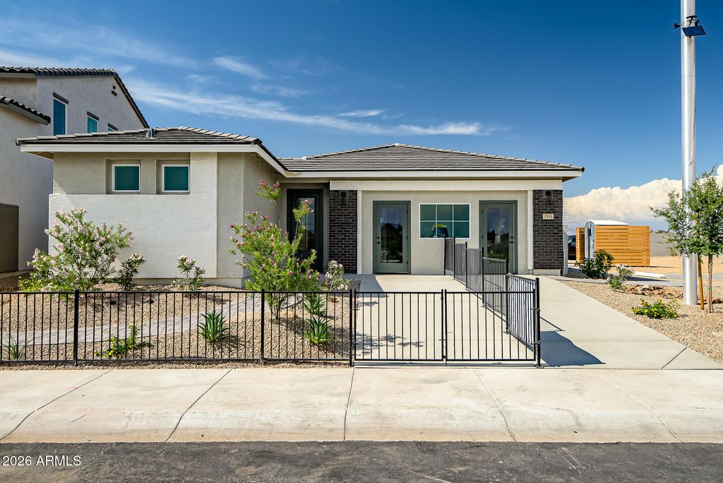 2916 E VILLA Avenue, San Tan Valley, AZ 85143