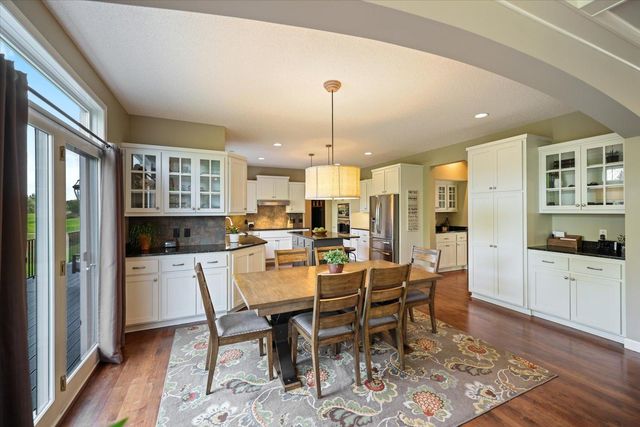 10520 Pinnacle Way, Woodbury, MN 55129
