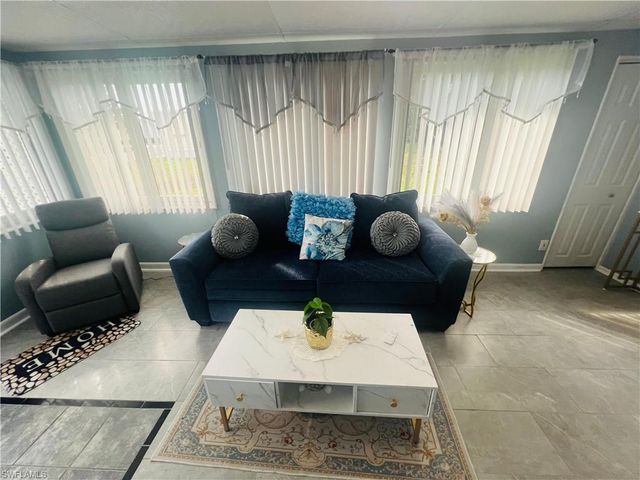 471 Palm DR # 310, Naples, FL 34114