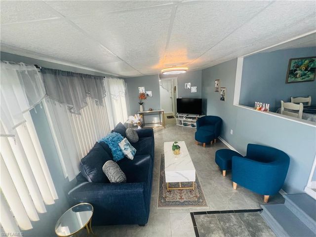 471 Palm DR # 310, Naples, FL 34114