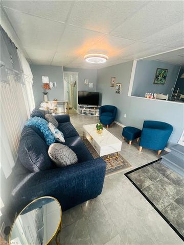 471 Palm DR # 310, Naples, FL 34114