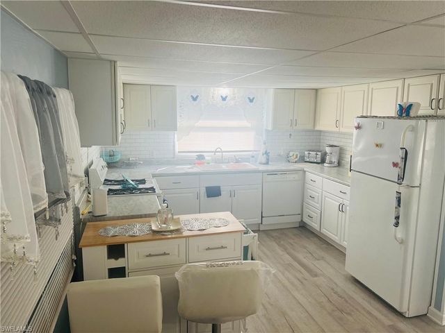 471 Palm DR # 310, Naples, FL 34114