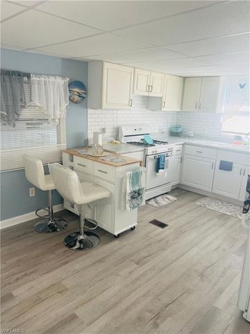 471 Palm DR # 310, Naples, FL 34114