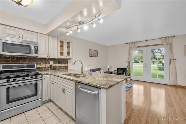 473 Nicole Drive B, Bartlett, IL 60103